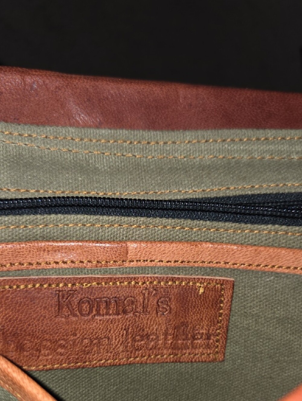 Classic Tan Leather Crossbody Satchel - Unbranded - Picture 6 of 10